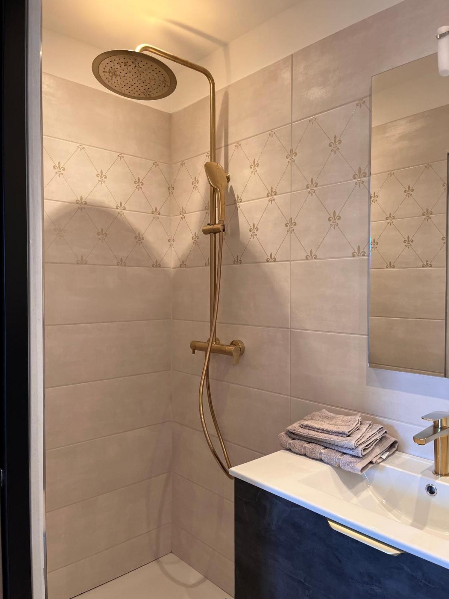 Hdg Hotel Gare De L'Isle Adam Appart'S Hotel Parmain Zewnętrze zdjęcie
