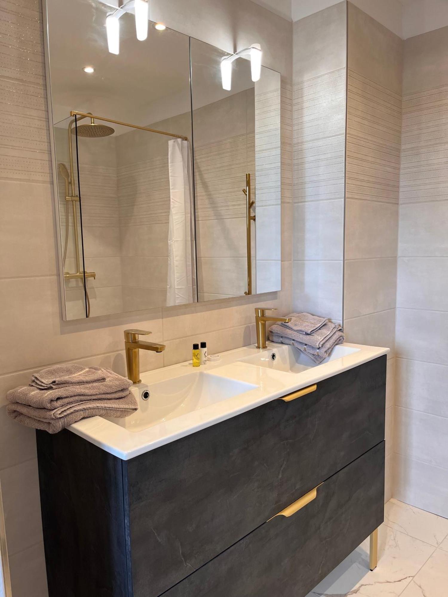 Hdg Hotel Gare De L'Isle Adam Appart'S Hotel Parmain Zewnętrze zdjęcie