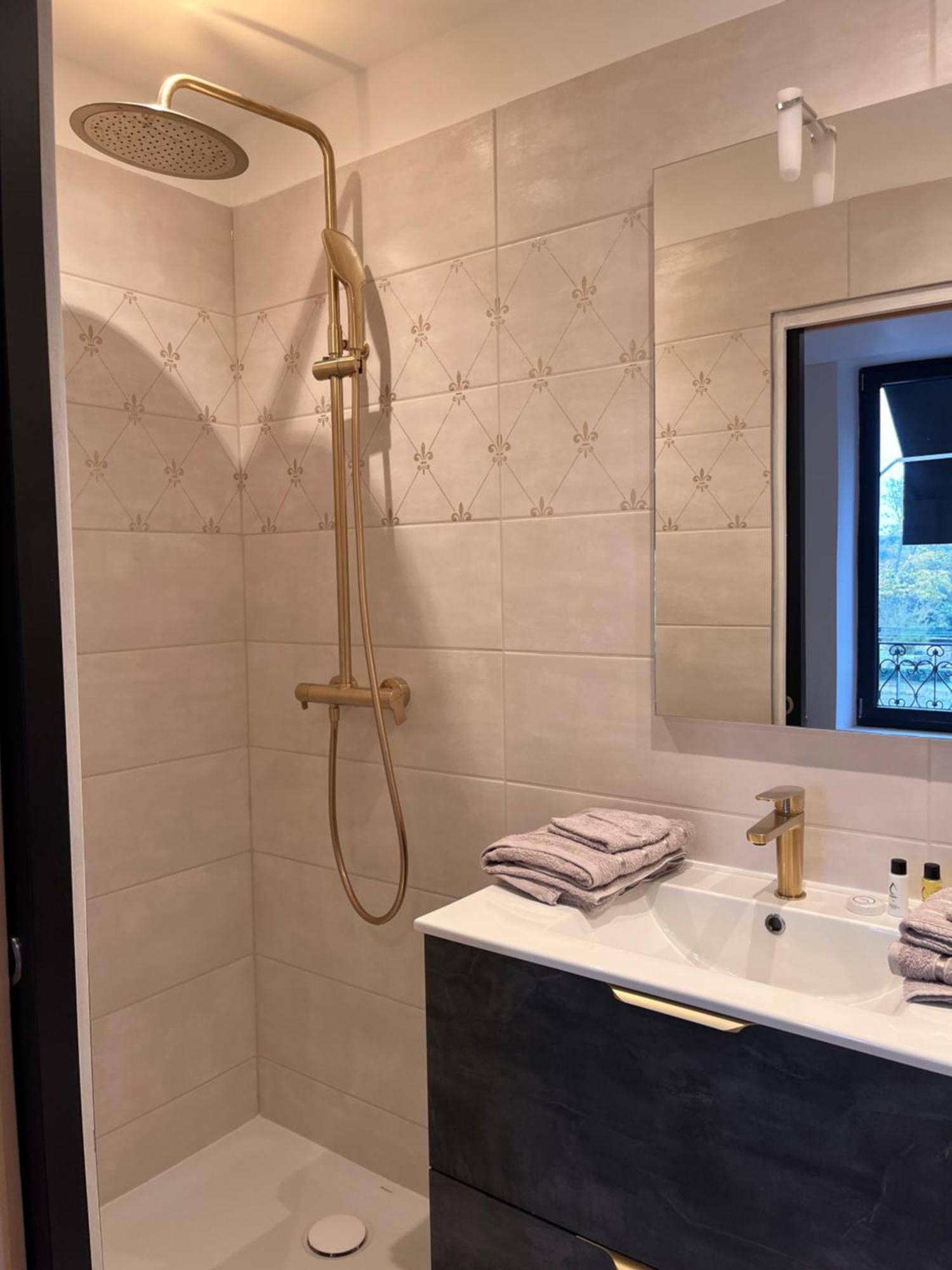Hdg Hotel Gare De L'Isle Adam Appart'S Hotel Parmain Zewnętrze zdjęcie