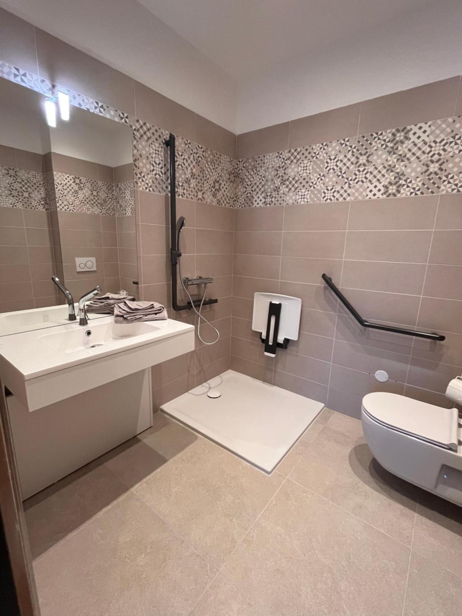 Hdg Hotel Gare De L'Isle Adam Appart'S Hotel Parmain Zewnętrze zdjęcie
